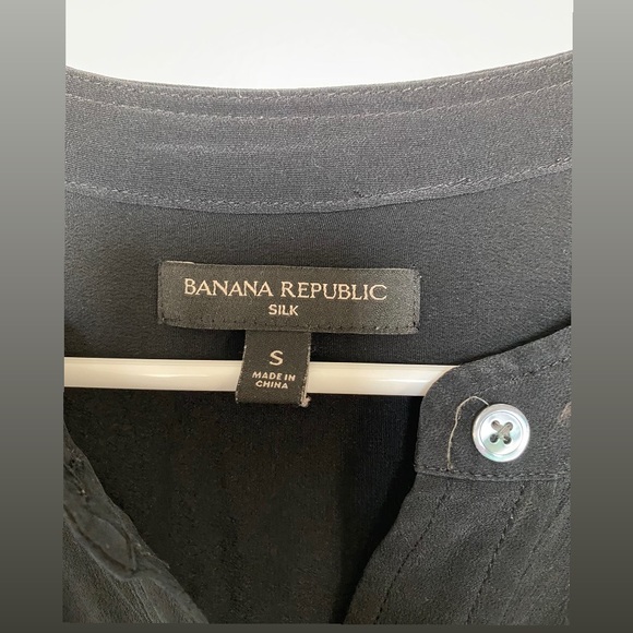 Banana Republic Silk Sheer Button down Blouse - Picture 4 of 5